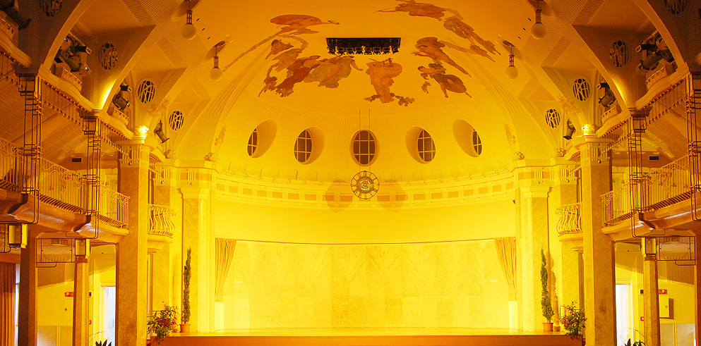 Clay Paky and By Oskar-Light illuminate the Kurhaus’s Kursaal Room and the Puccini Theatre in Merano