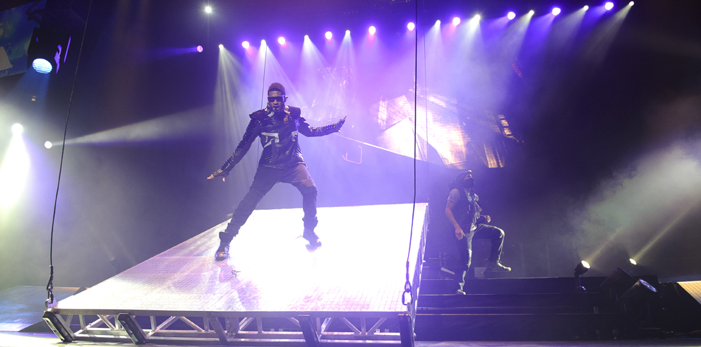 Clay Paky Alpha Beam 700s accompany Usher on ‘OMG’ Tour