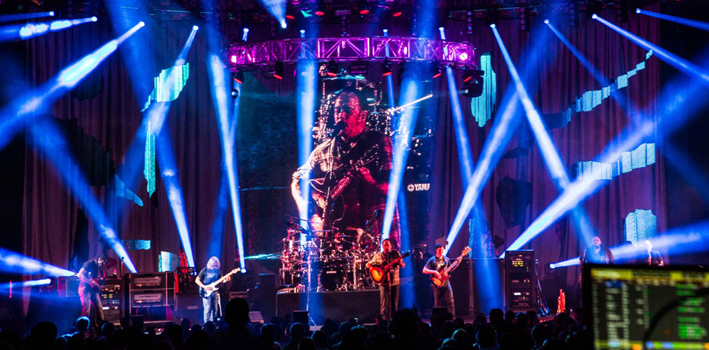 Clay Paky Lighting Joins the Dave Matthews Band For Summer Tour