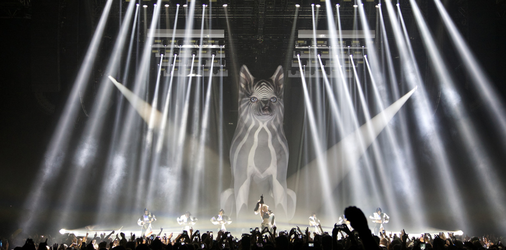 Clay Paky Keeps it Clean on Miley Cyrus World Tour