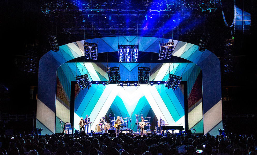 Claypaky Fixtures Help Paul Guthrie Give a Modern Edge to the Hall & Oates  Legacy on Summer Tour Co-Headlining with Train