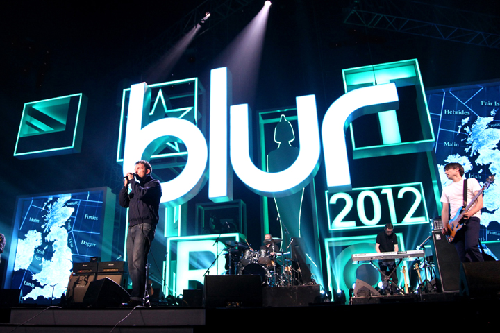 Blur perform @ Brit Awards 2012