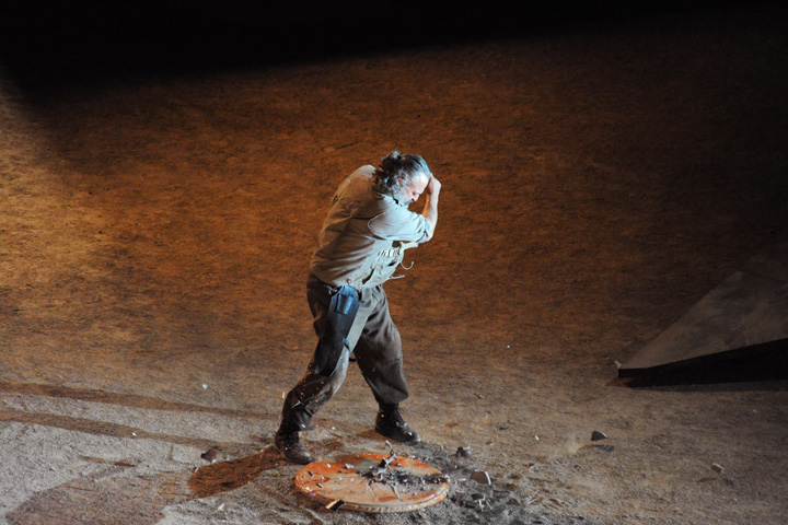 Stanley Townsend playing Theseus.