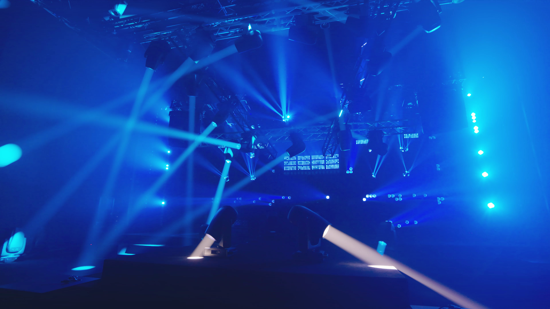 Claypaky Arolla Aqua S-LT and Arolla Aqua M-LT infinite pan and tilt